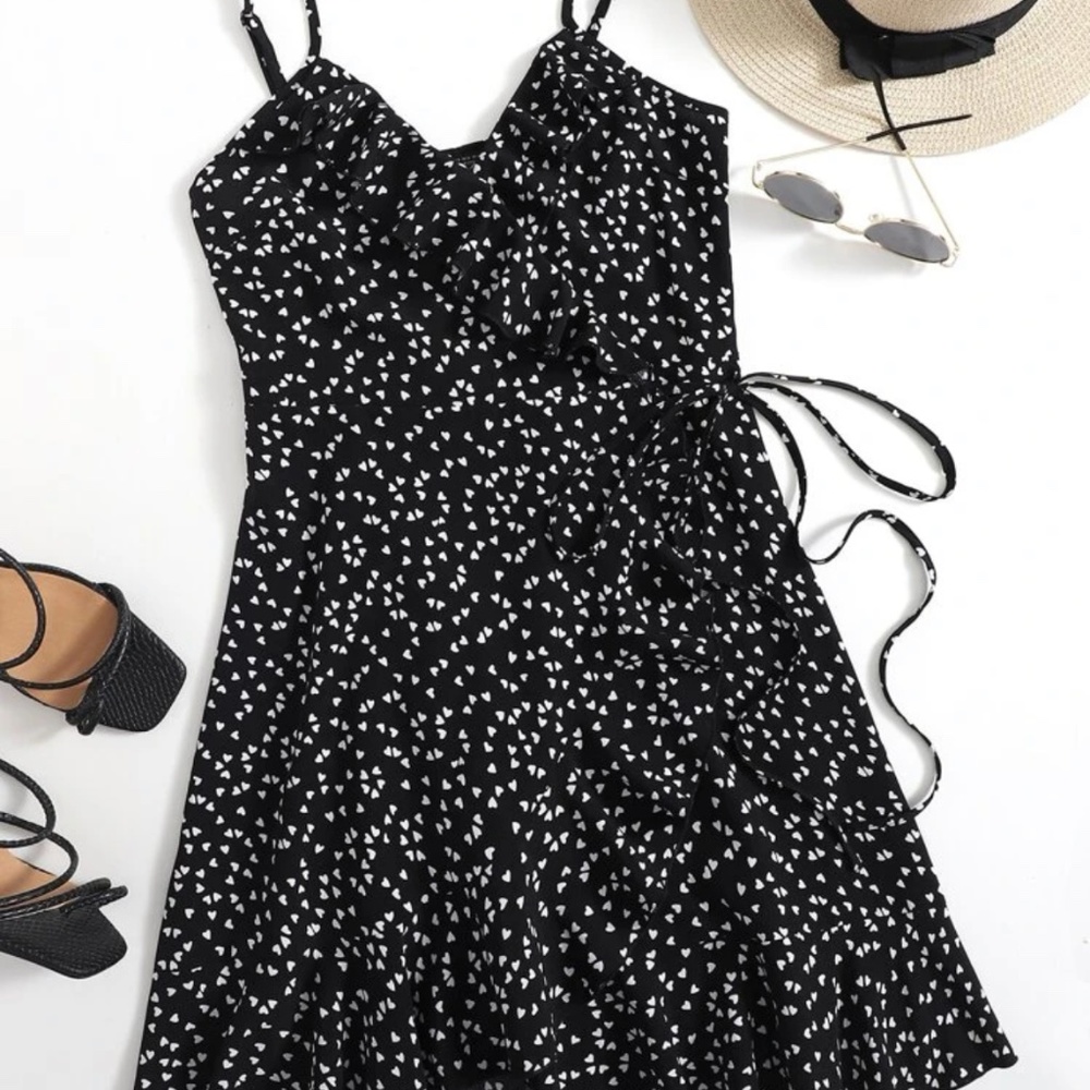 Black and White Heart Print Ruffled Wrap Mini Dress | Size Large 8 10